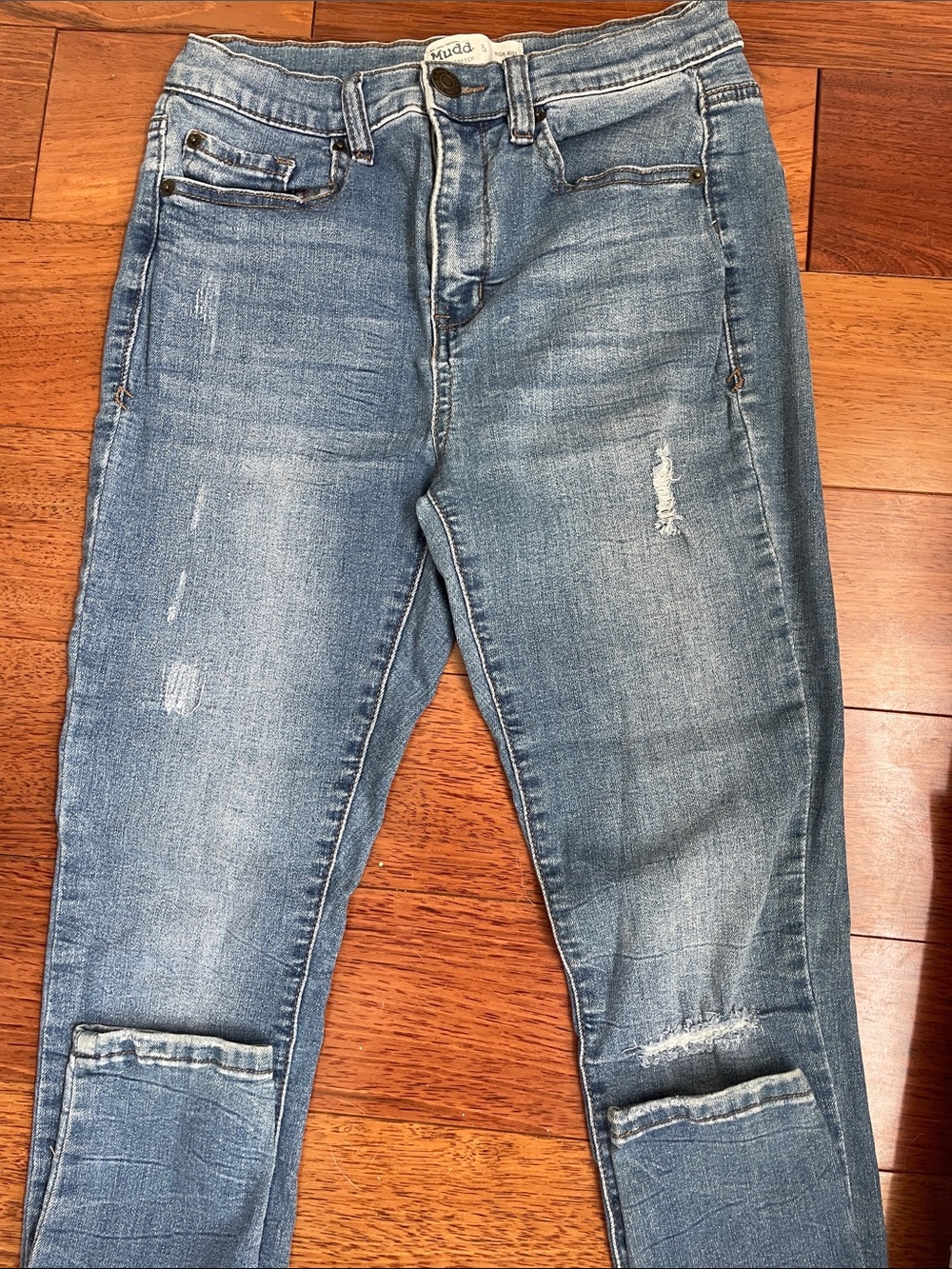 Mudd Women's Light Wash Distressed Skinny Jeans